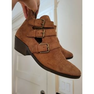 Universal Thread Kelsey Triple Buckle Cut Out Western Boots in Cognac - Size 6